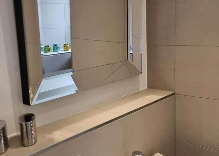 Luxi Luxurioeses Mit Terrasse Und Garten Mitten In شقة برلين