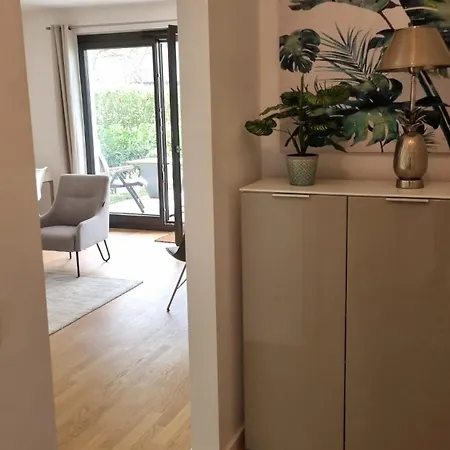 Luxi Luxurioeses Mit Terrasse Und Garten Mitten In *