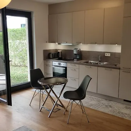 아파트 Luxi Luxurioeses Mit Terrasse Und Garten Mitten In 베를린